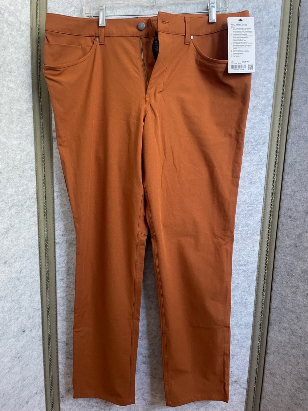 lululemon athletica Women’s Chinos in Rust